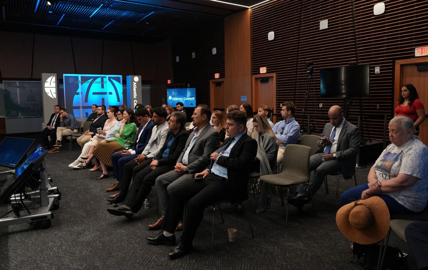 بەشێک لە ئامادەبووانی گفتوگۆیەکە.