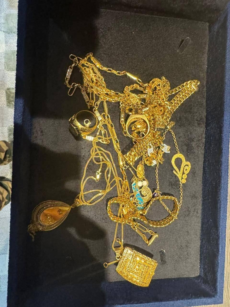 ئەو زێرەی لەنێو قاسەکە بووە.