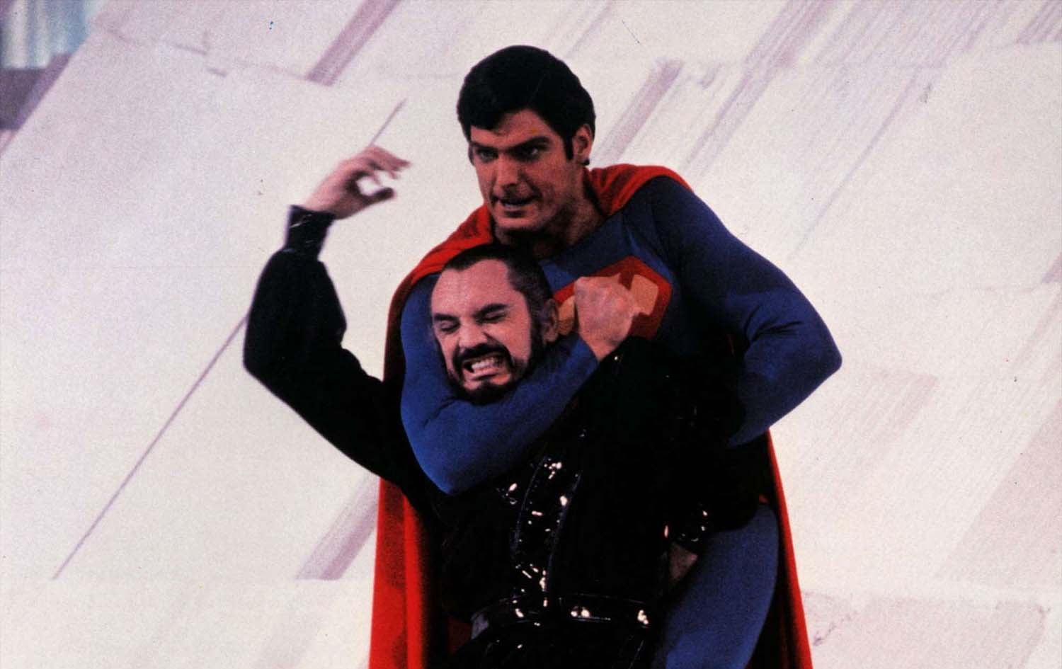 تێرێنس ستامپ لە دیمەنێکی فیلمی "2 Superman"