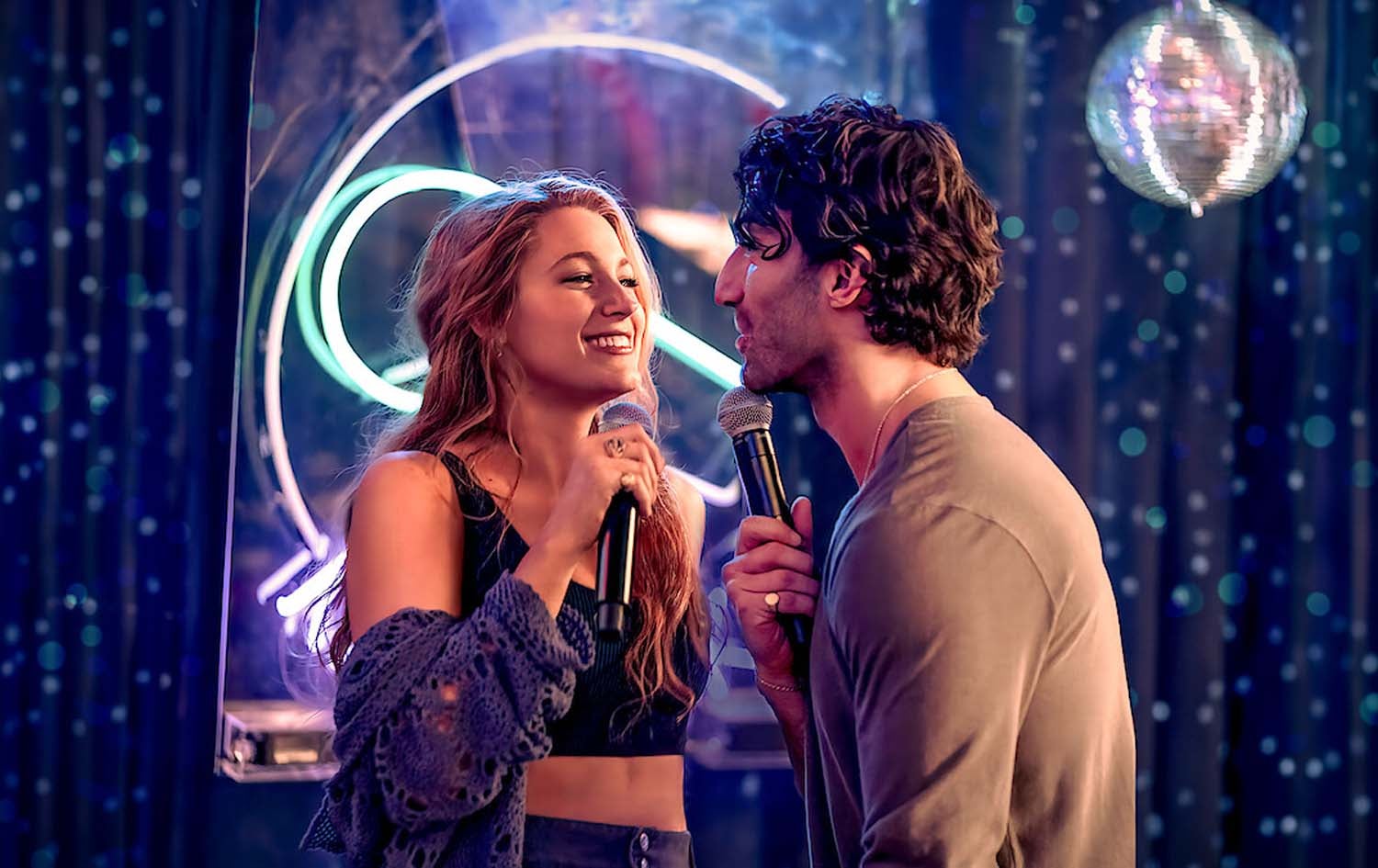 بلەیک لایڤلی و جەستن باڵدۆنی لە فیلمی (It Ends With Us)