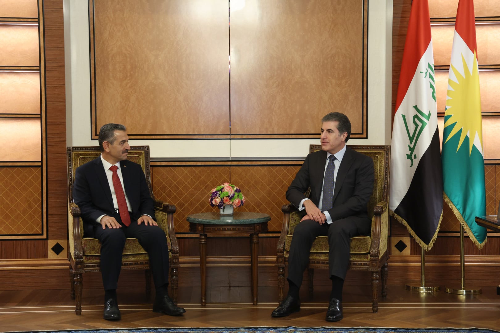 کۆبوونەوەی نێچیرڤان بارزانی، سەرۆکی هەرێمی کوردستان لەگەڵ بیرۆل ئەکیجی، پارێزگاری شرنەخی باکووری کوردستان لە هەولێر کۆبوونەوەی نێچیرڤان بارزانی، سەرۆکی هەرێمی کوردستان لەگەڵ بیرۆل ئەکیجی، پارێزگاری شرنەخی باکووری کوردستان لە هەولێر