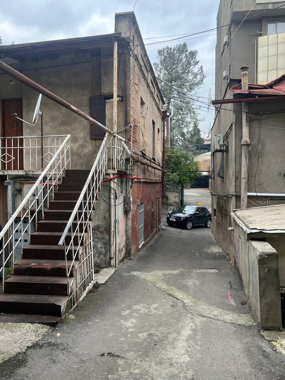 کۆڵانێکی گەڕەکە کوردییەکەی جۆرجیا