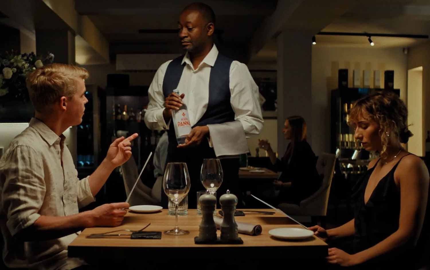 دیمەنێک لە فیلمی (New Money)