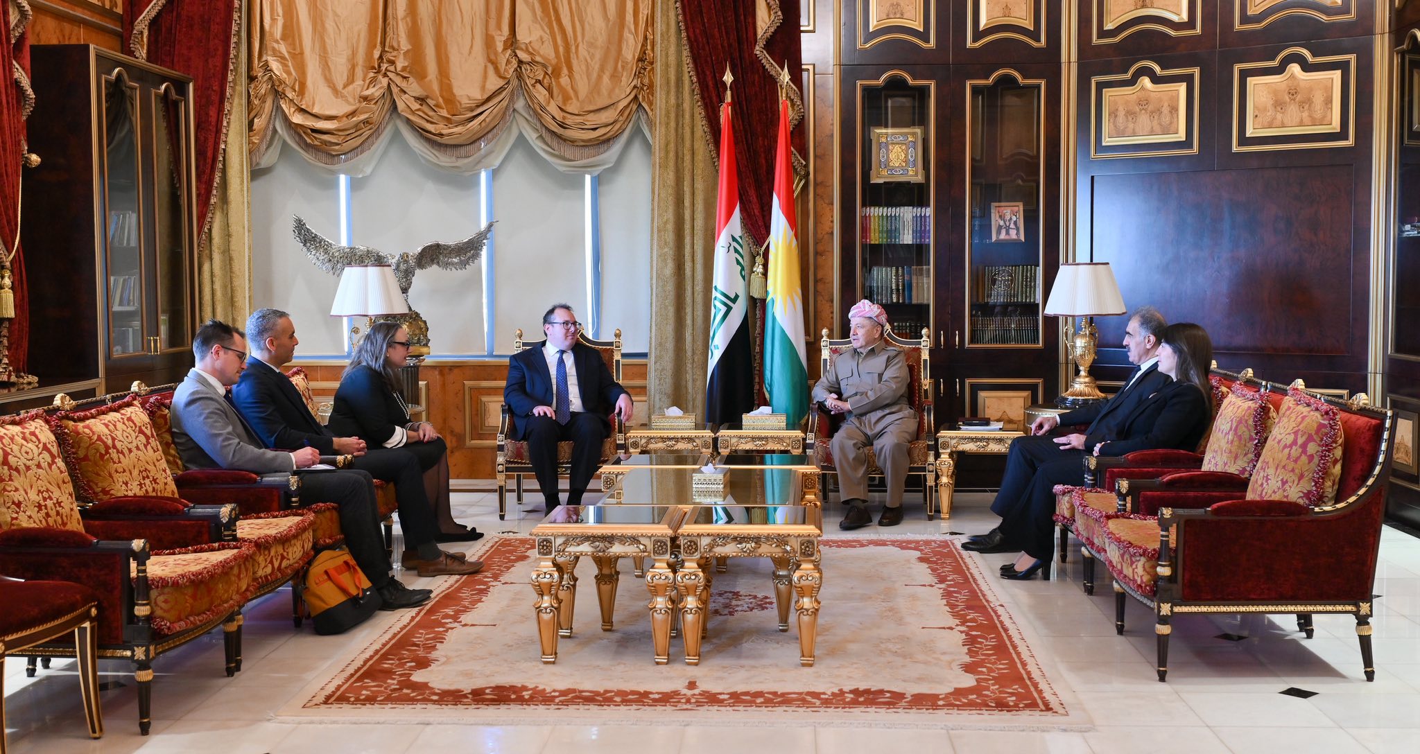 کۆبوونەوەی سەرۆک بارزانی لەگەڵ شاندە ئەمریکییەکە.