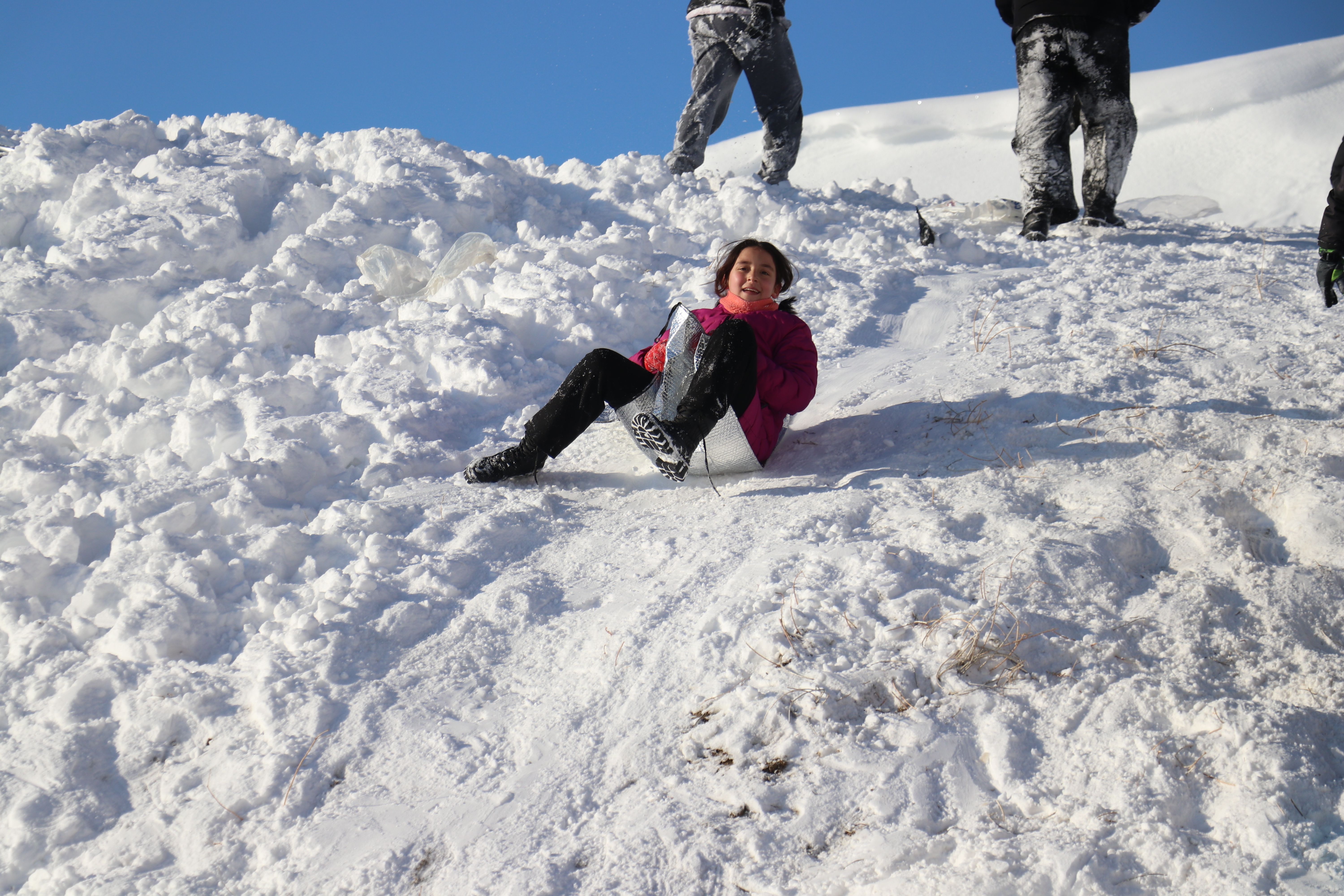 Sivas'ta çocuklar kar keyfini çıkardı / Foto: AA