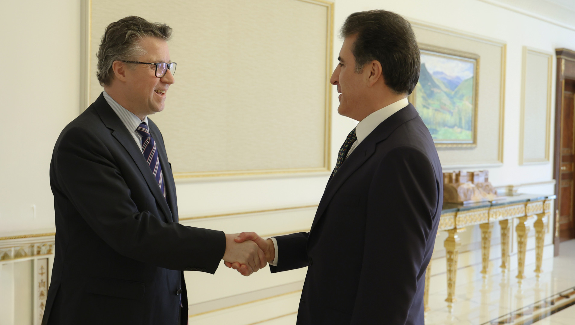 پێشوازیی نێچیرڤان بارزانی، سەرۆکی هەرێمی کوردستان لە د. جێزا ئەندریاس ڤۆن گایەر، وه‌زیرى ده‌وڵه‌تى ئەڵمانیا بۆ كاروبارى ده‌ره‌وه