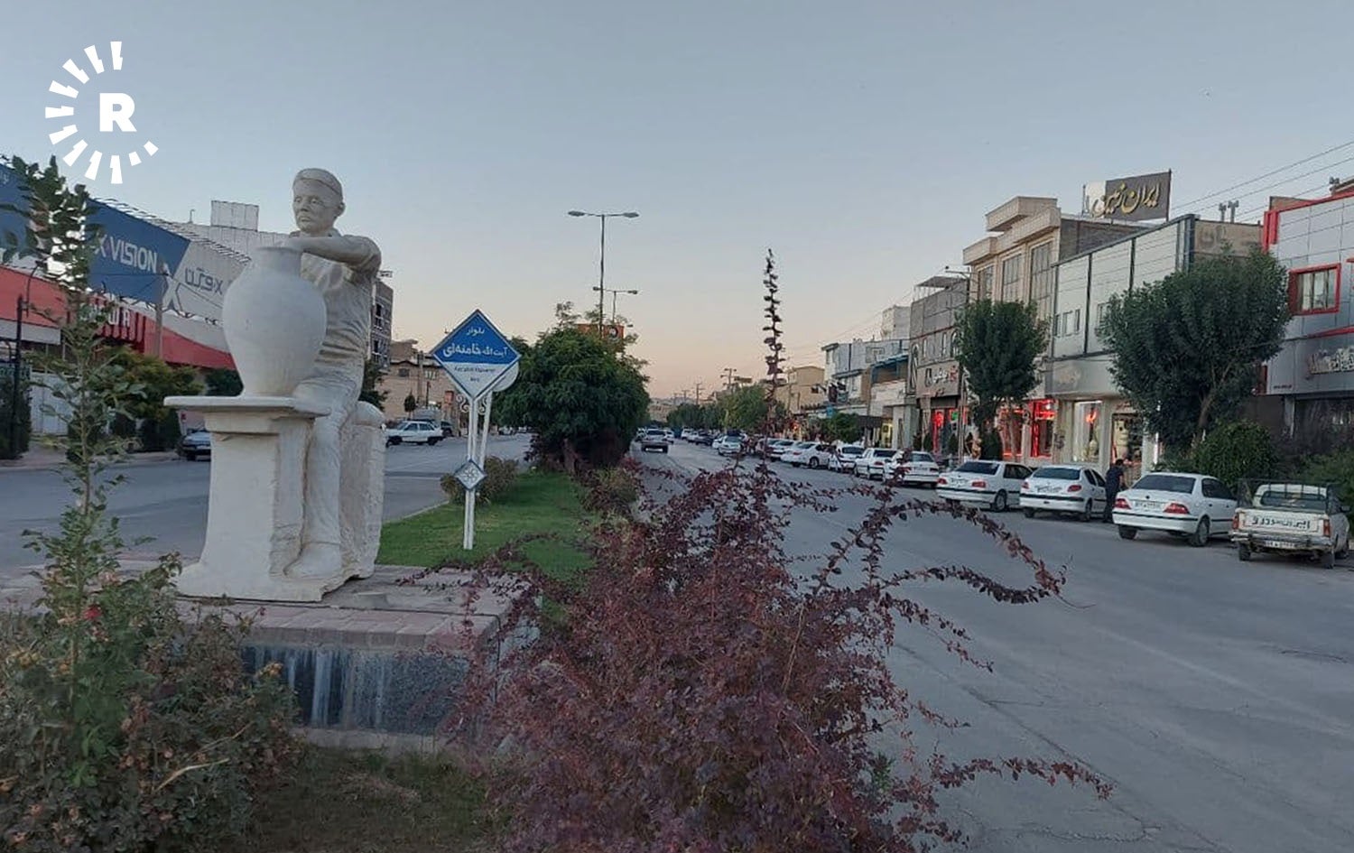 A statue honours Lalejin's potters, on September 27, 2021. Photo: Jabar Dastbaz/Rudaw