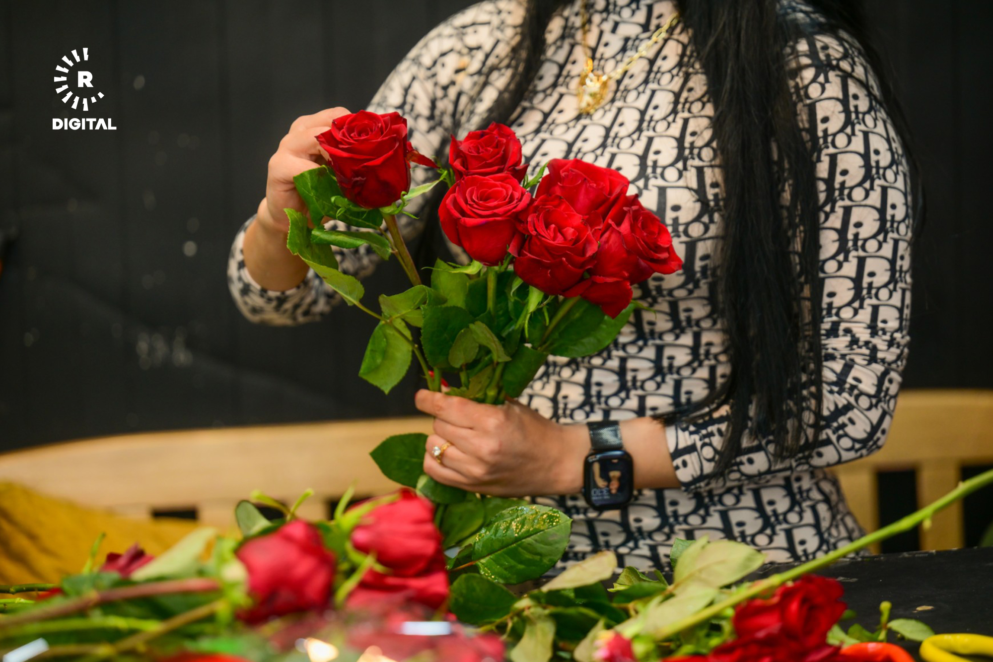 إعداد باقة ورد بإحد محلات بيعها في أربيل/ بلند طاهر-رووداو