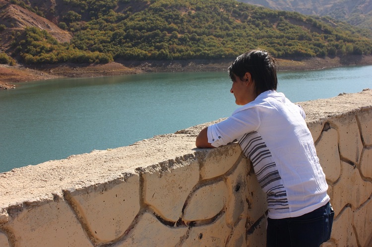 Aygül Doku / Gülistan Doku'nun ablası