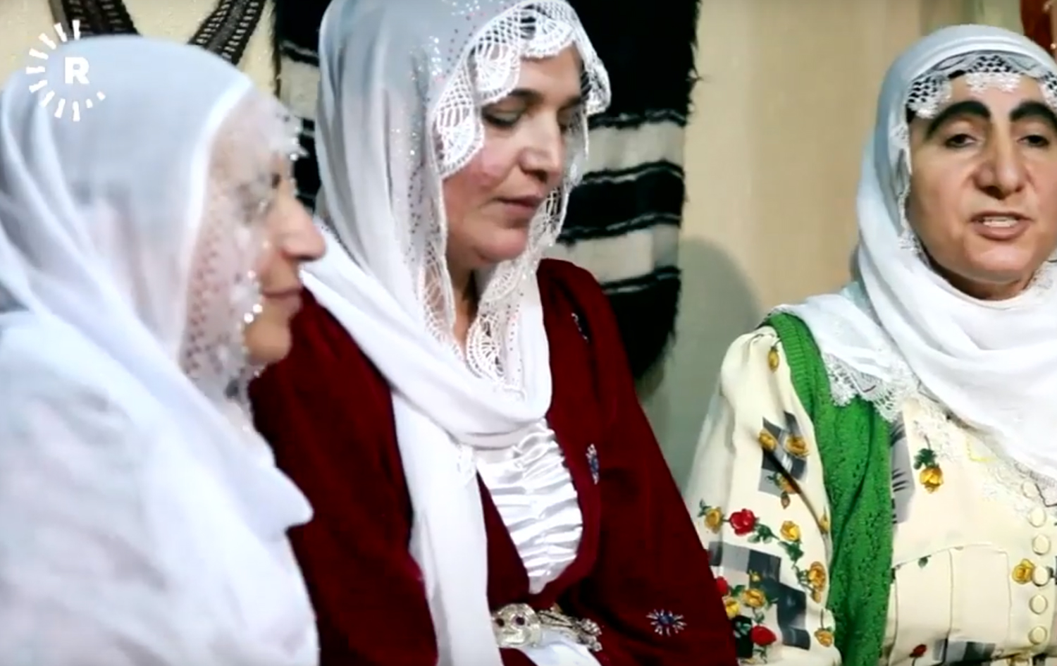 Dengbêjên jin li kolanên Wanê