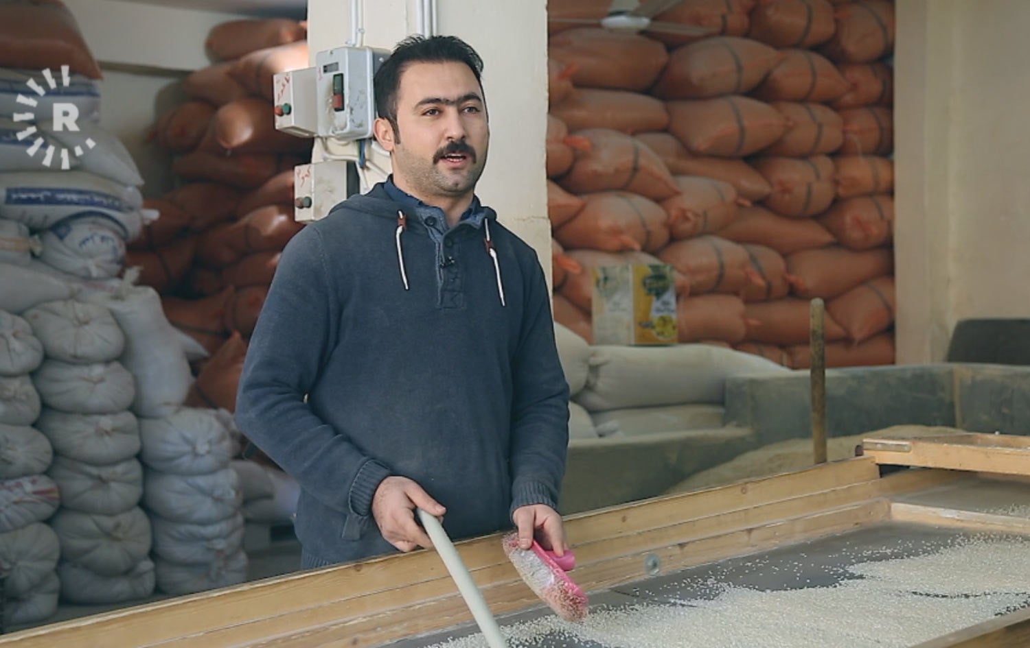 پاککردنی چەڵتووکی برنج