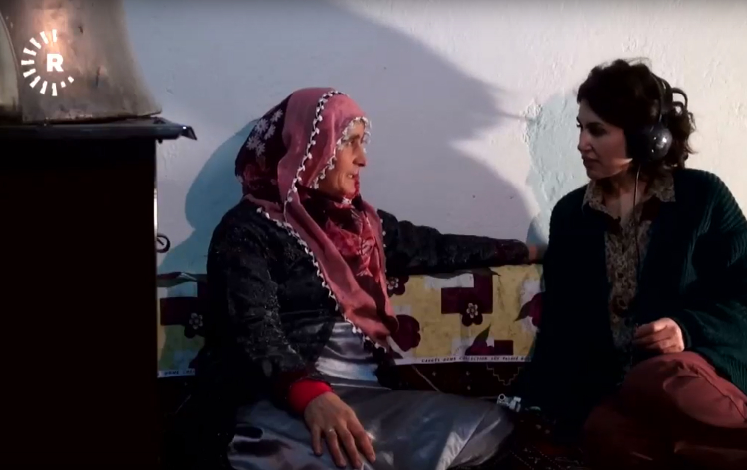 Vejîna zimanê Kurdî di stranên dengbêjên jin ên Bakurê Kurdistanê de