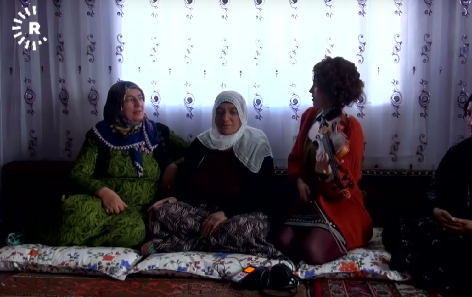 Dengên Bakur li quntara çiyayê Agirî