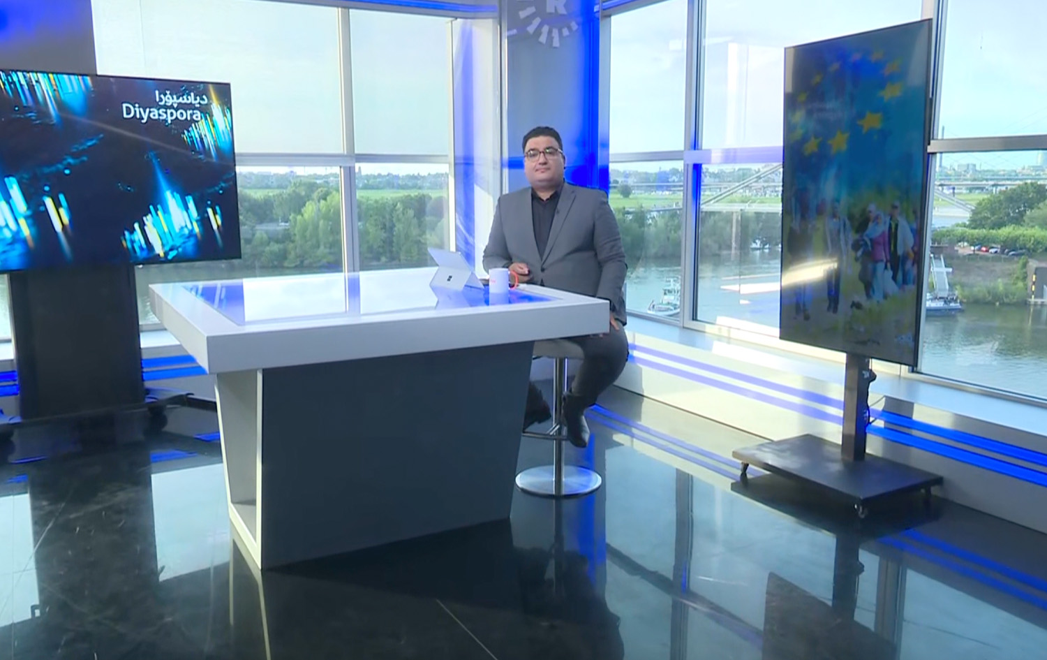 لە هەفتەیەکدا 956 کۆچبەر بە بەلەم لە فەرەنساوە گەیشتوونەتە بەریتانیا