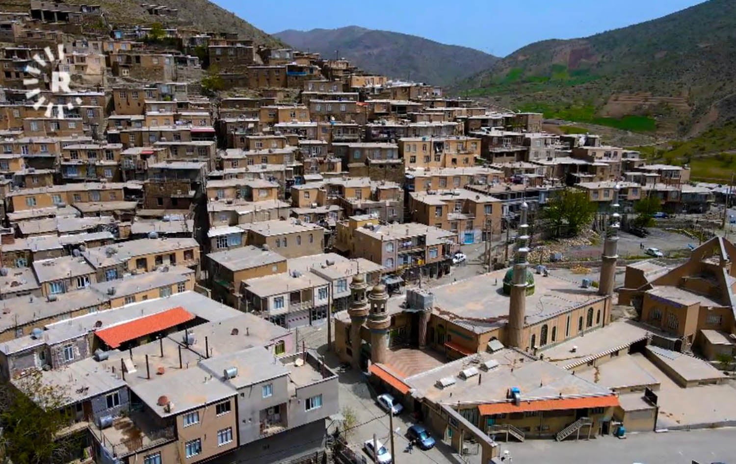 خاکی پیرۆز لە گوندی نگڵ لە رۆژهەڵاتی کوردستان