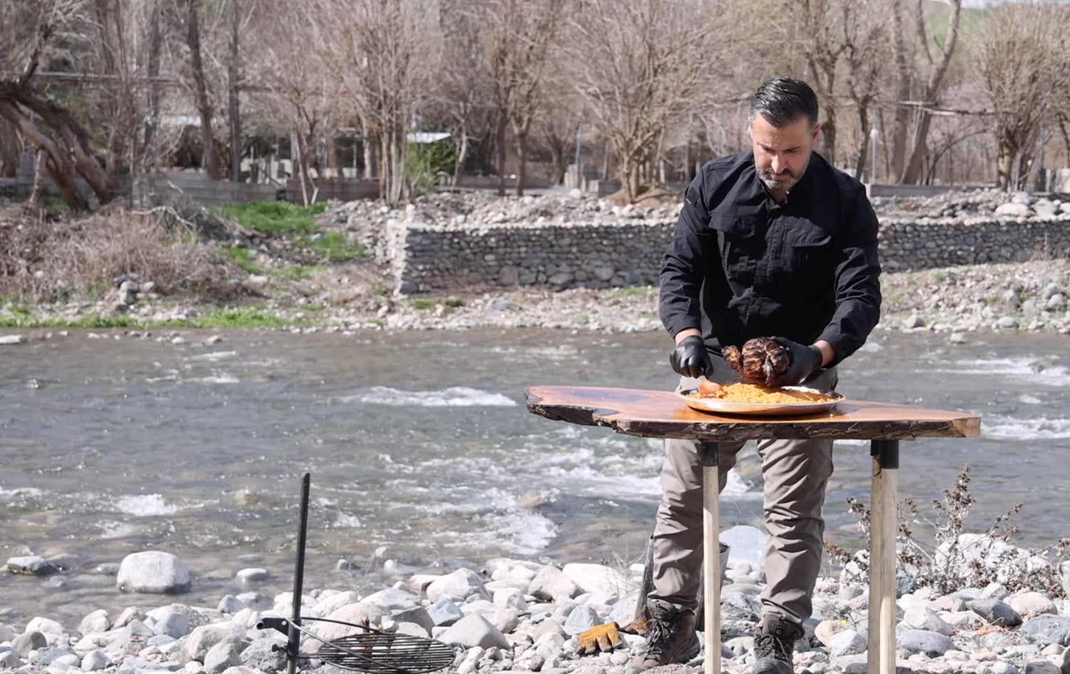 مریشک لەگەڵ ساوەری سوور