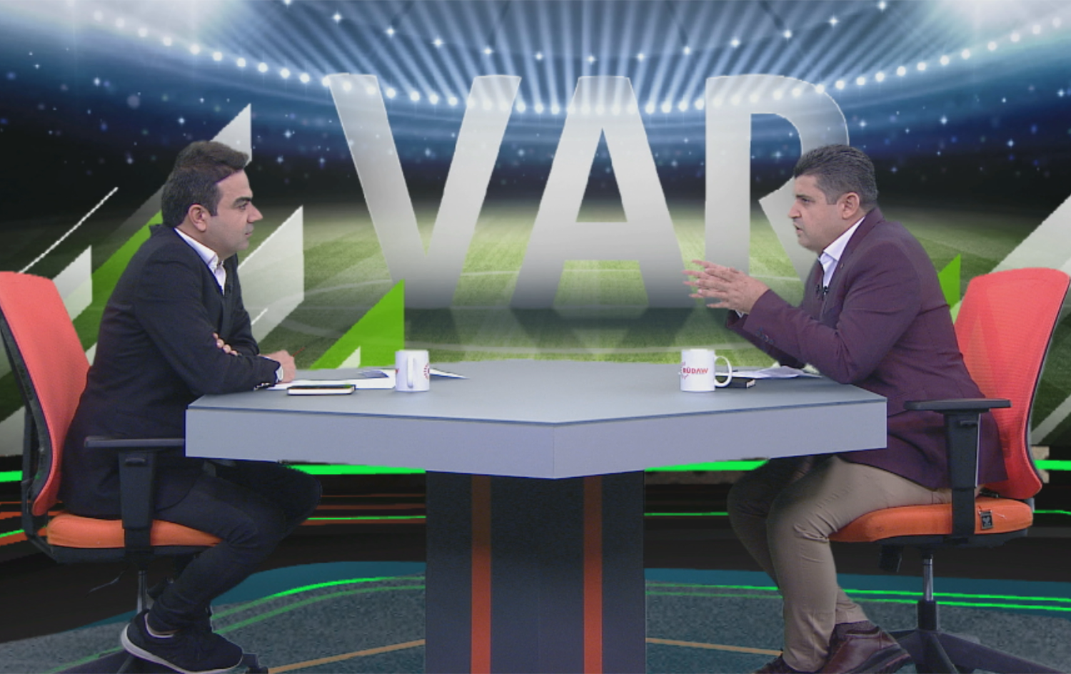 ئاستی هەردوو یانەی ریال مەدرید و بارسێلۆنا