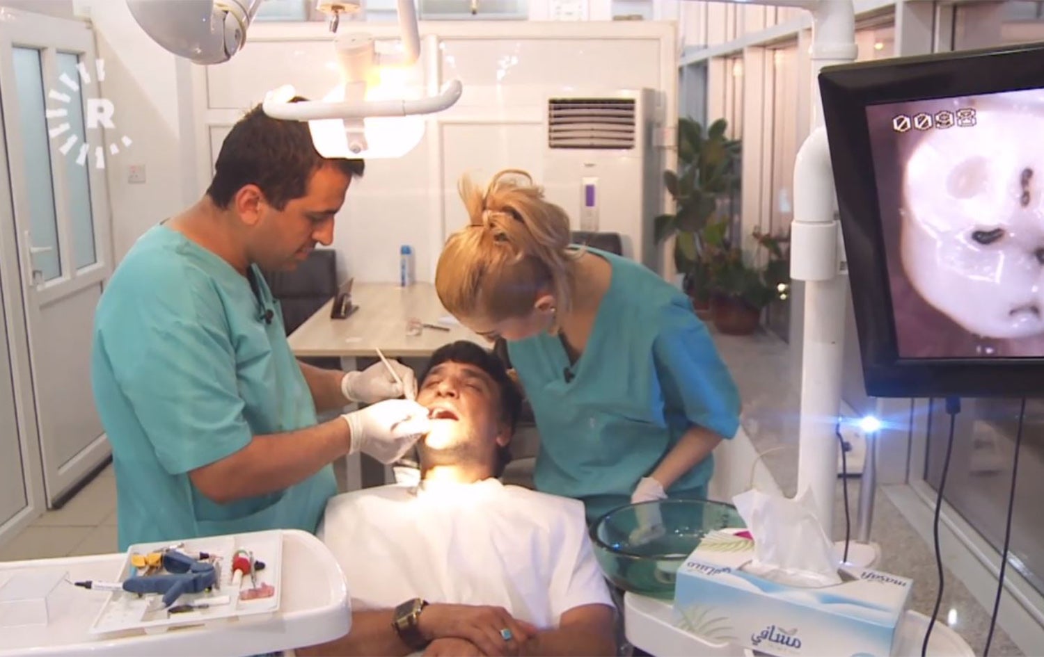 Alîkarê pijîşkê diran