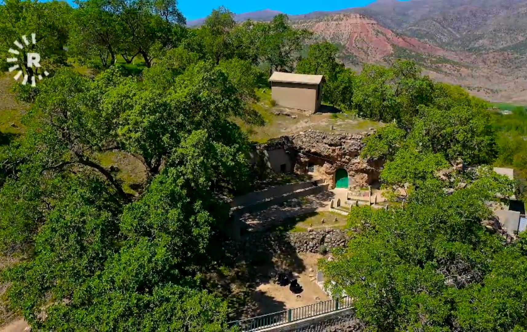 خاکی پیرۆز لە شارۆچکەی هیران