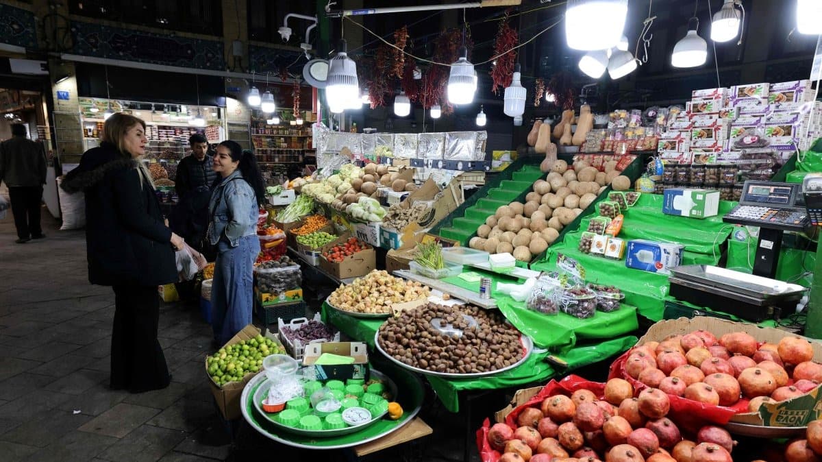 Tehran judiciary deploys prosecutors to halt price hikes, fearing public outrage