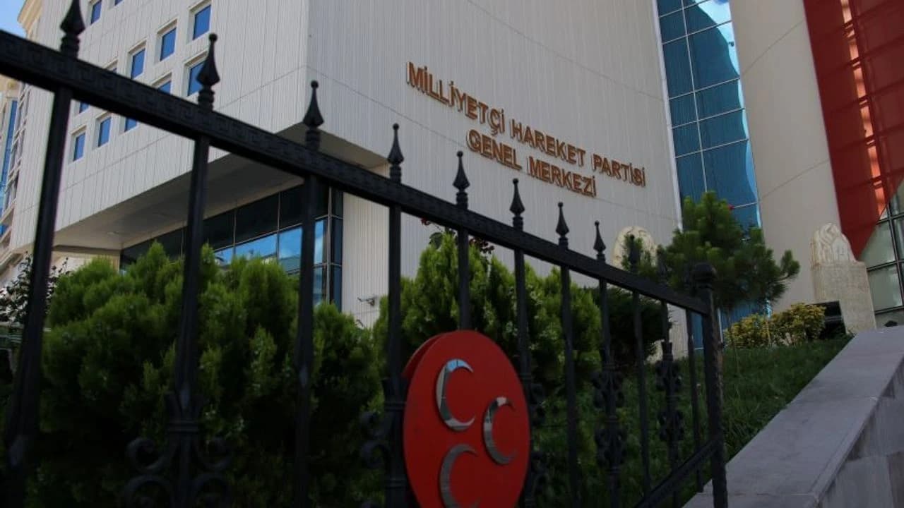 MHP’li iki ilçe başkanı istifa etti