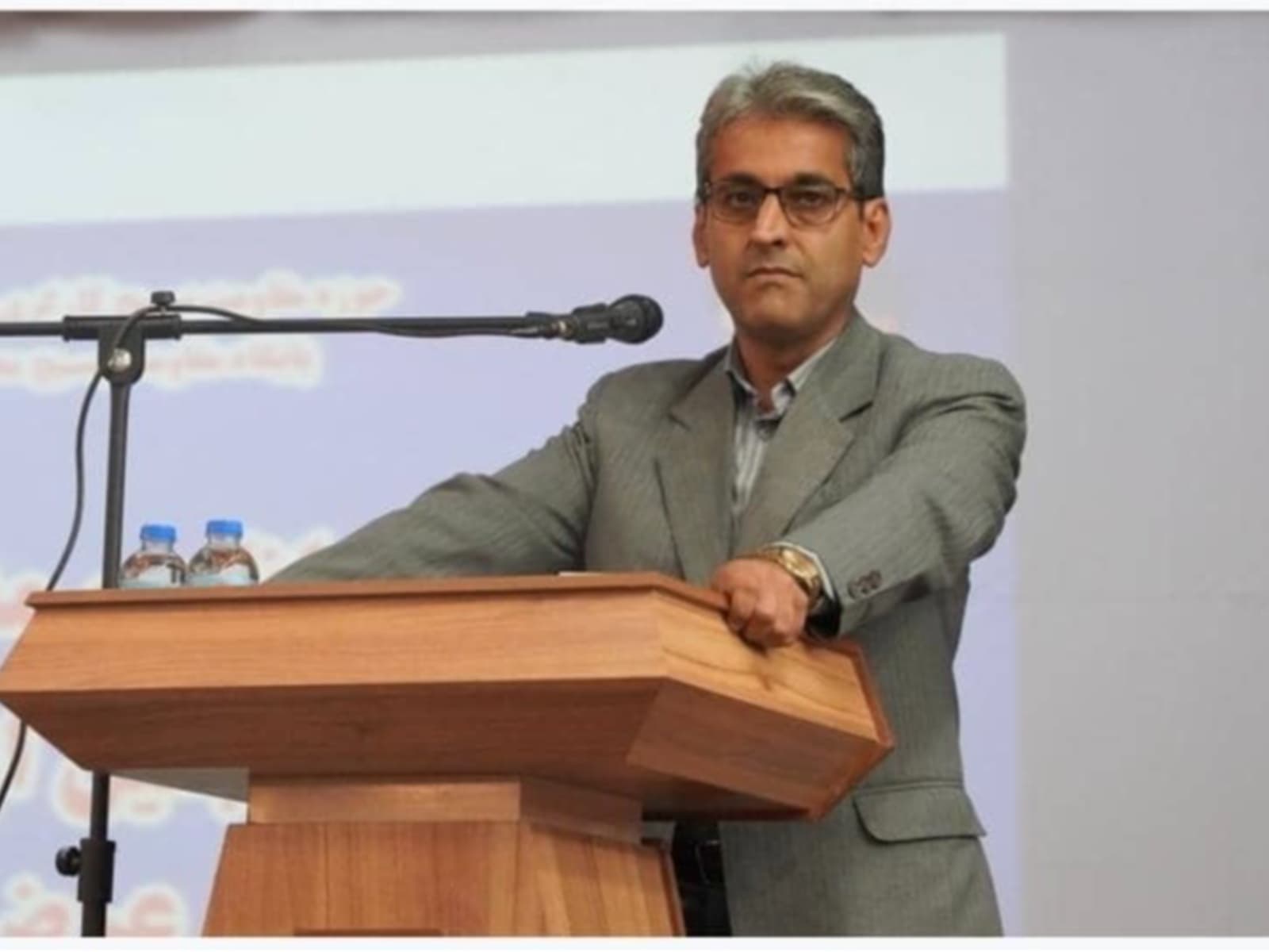 بەڕێوەبەری دوورگەی خارگی ئێران: بە 548 مووشەک بۆردوومان کراین، بەڵام هەناردەی نەوت نەوەستا