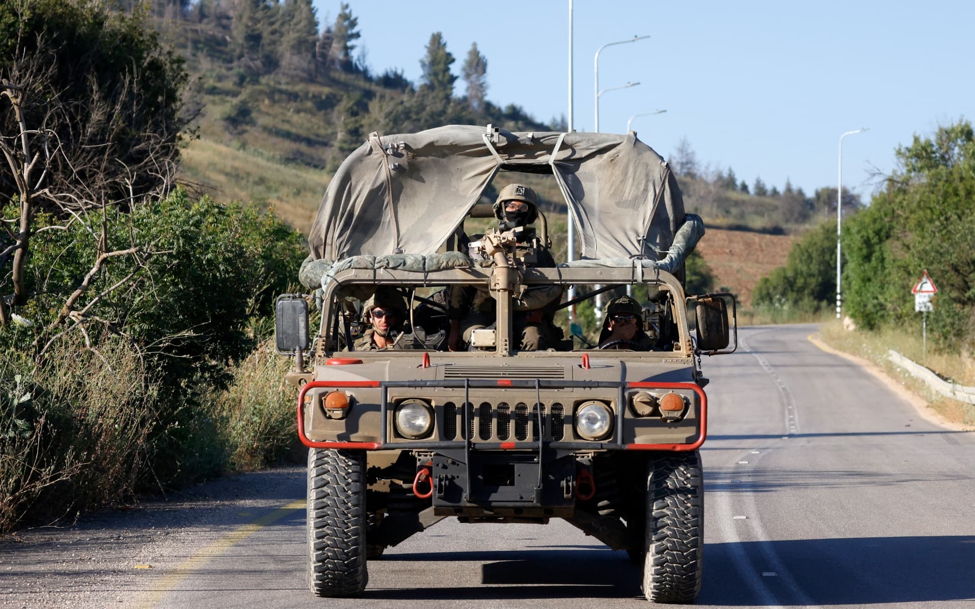 ئۆتۆمبێلێکی سەربازیی ئیسرائیل لە سنووری لوبنان. وێنە: AFP