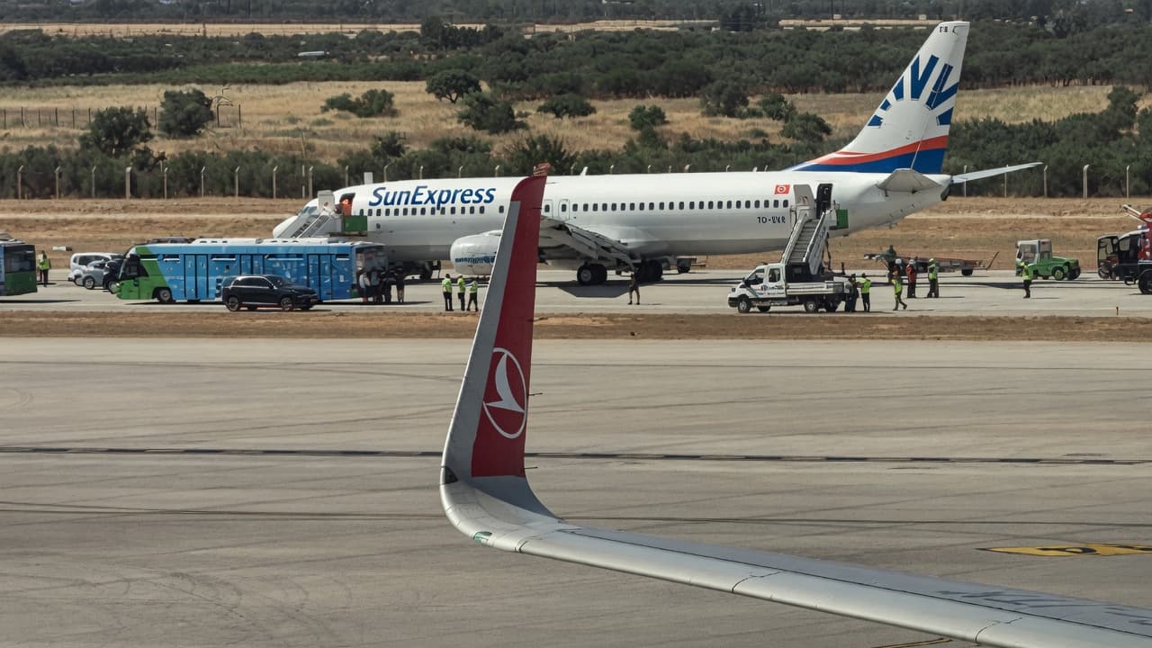Antep’e inen uçağın lastiği patladı: SunExpress'ten açıklama geldi