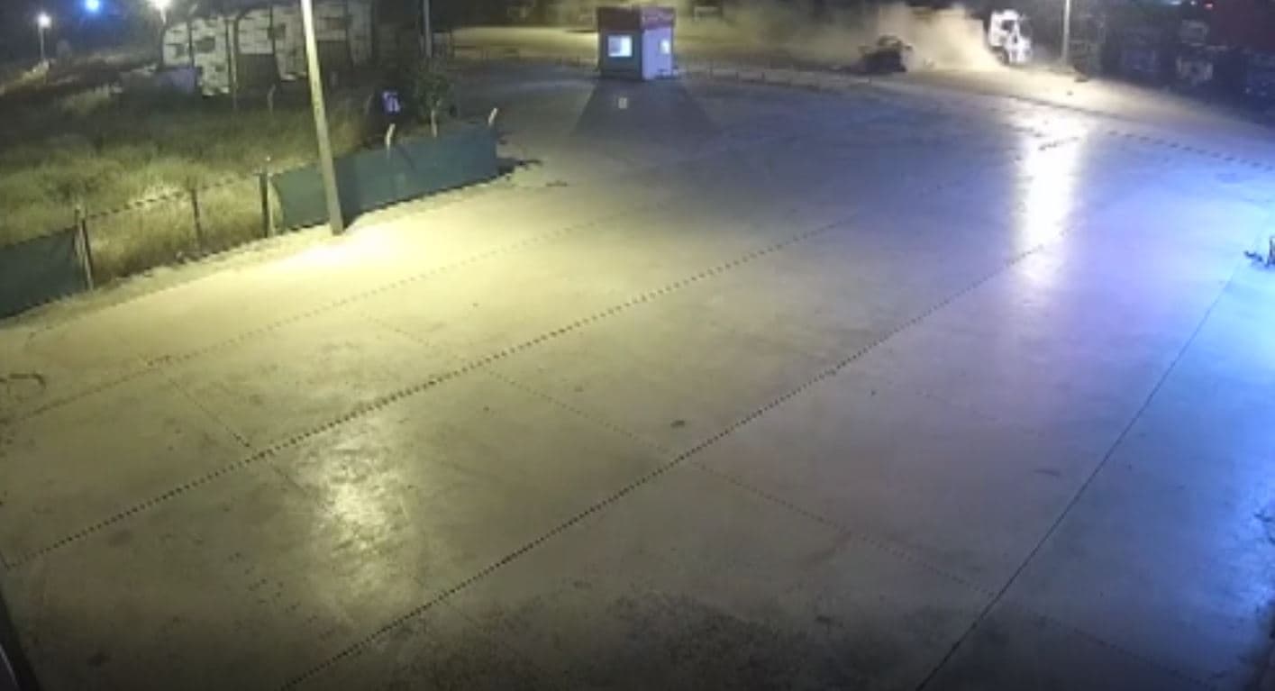 ANKARA – Otomobil ile kamyon çarpıştı: 4 ölü