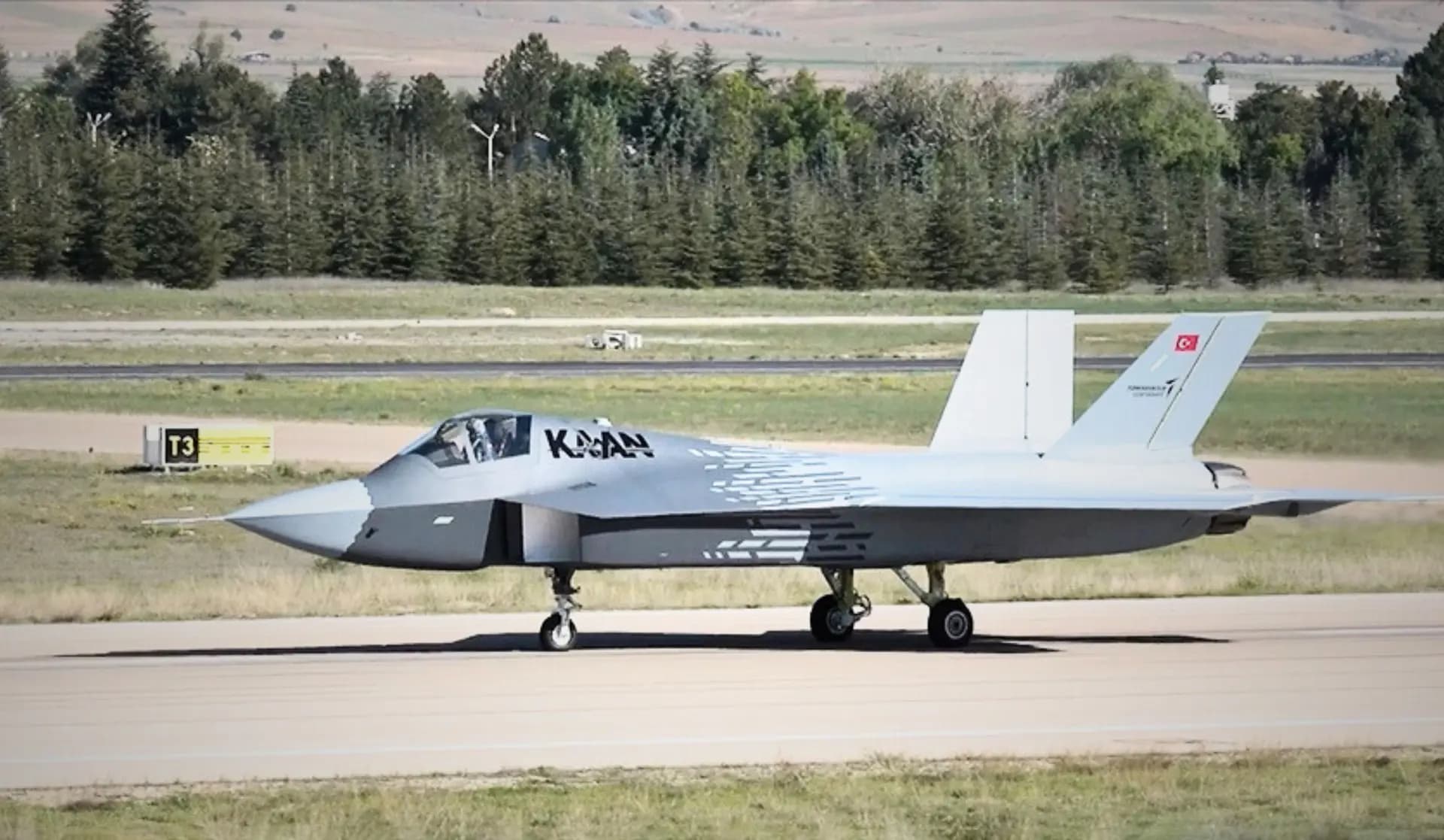 Trump li ser firotina F-35 û motorên KAANê axivî
