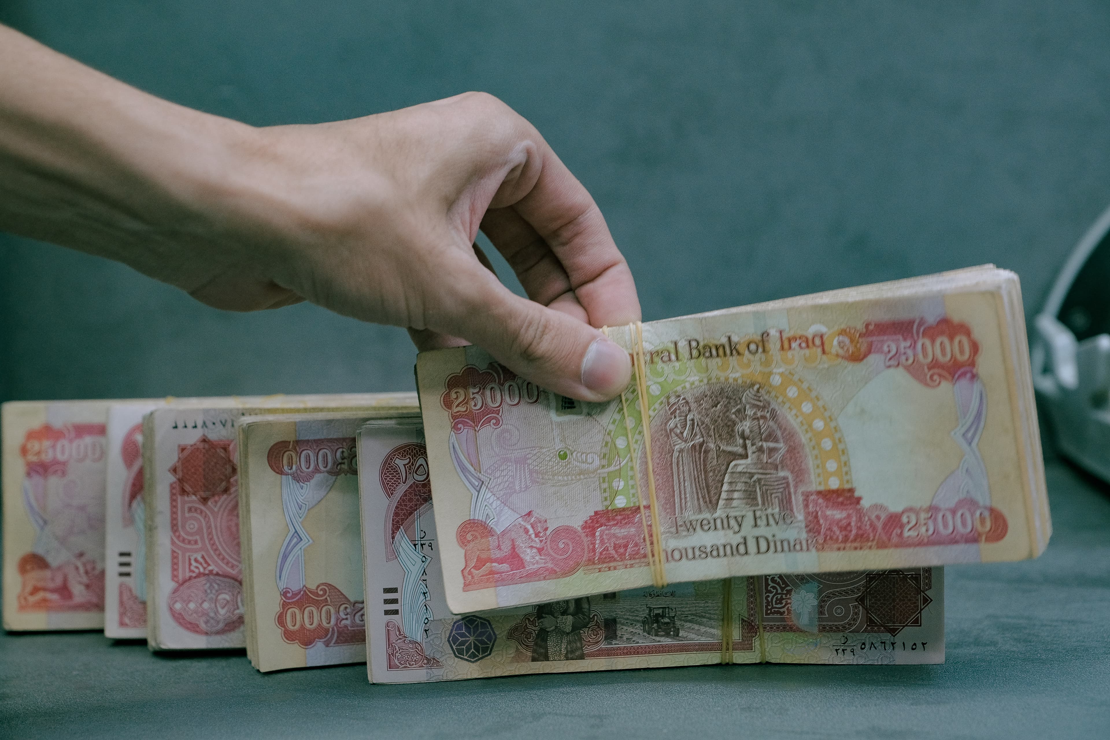 هەفتەی داهاتوو مووچەی هەرێمی کوردستان دابەش دەکرێت؛ بەغدا 120 ملیار دینار لە پارەکە دەبڕێت
