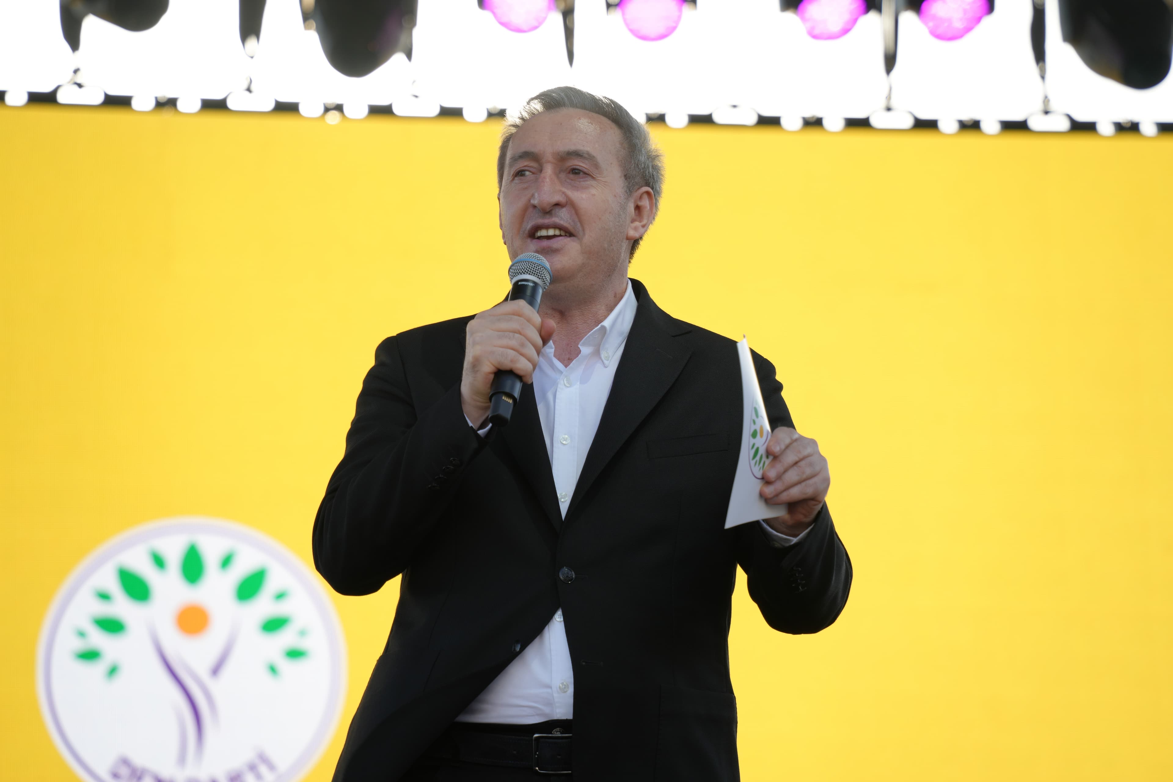 Bakirhan: Divê yasayeke çarçoveyê ya wêrek derkeve
