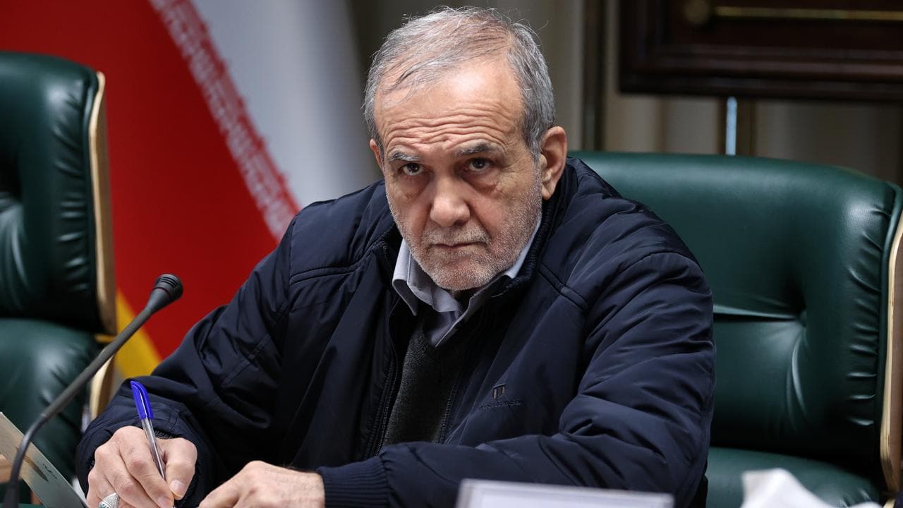 Pezeşkiyan: Katar'da dondurulan 12 milyar doların 6 milyarı dönecek