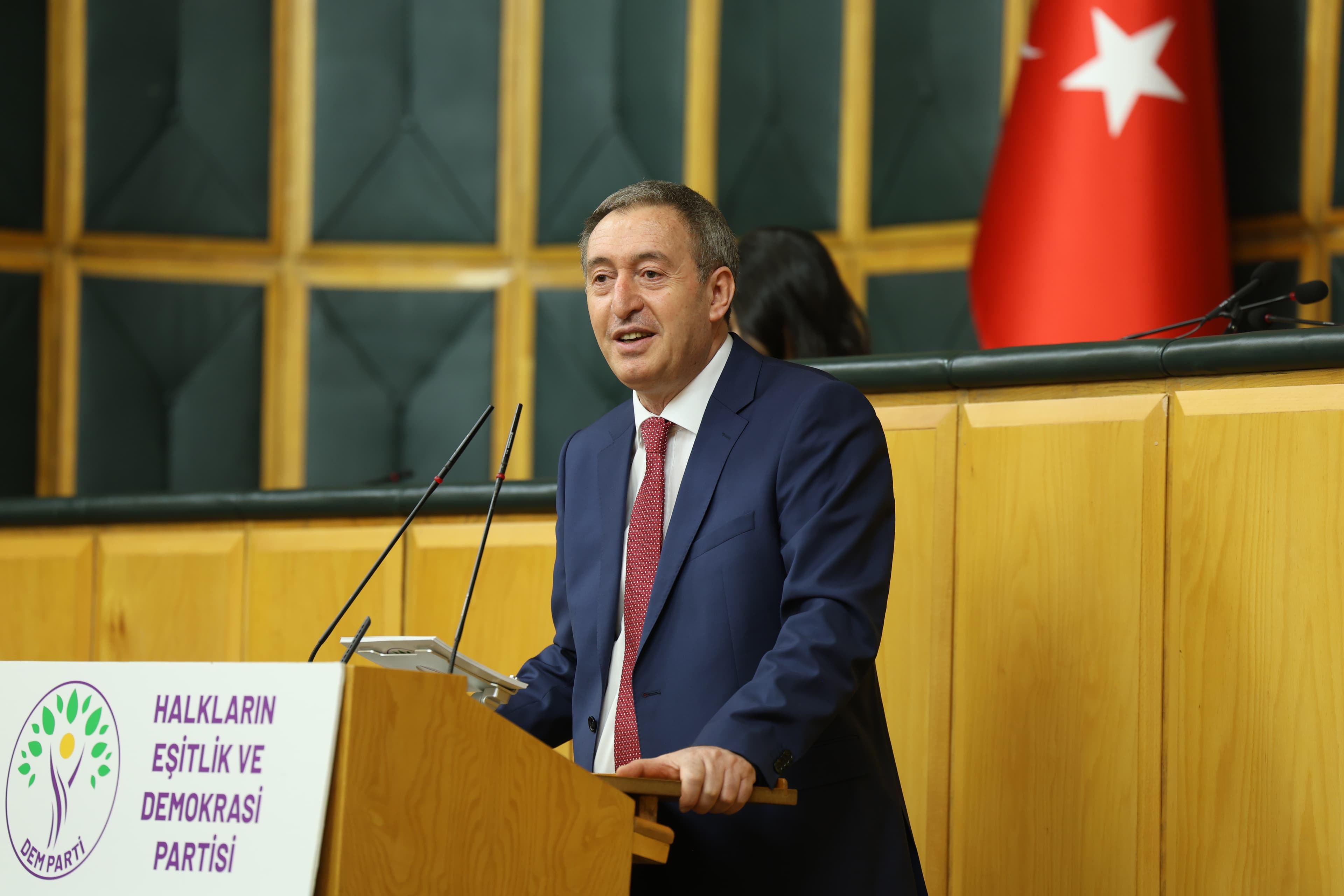 Bakırhan: Çerçeve yasa gecikmeden ve güven veren bir içerikle Meclis'e gelmeli