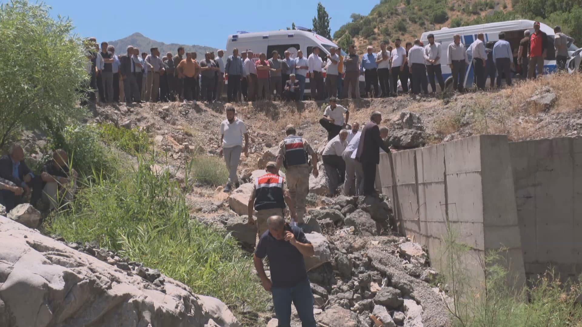 لە بەدلیس دوو کوڕ بەبەرچاوی باوکیانەوە خنکان