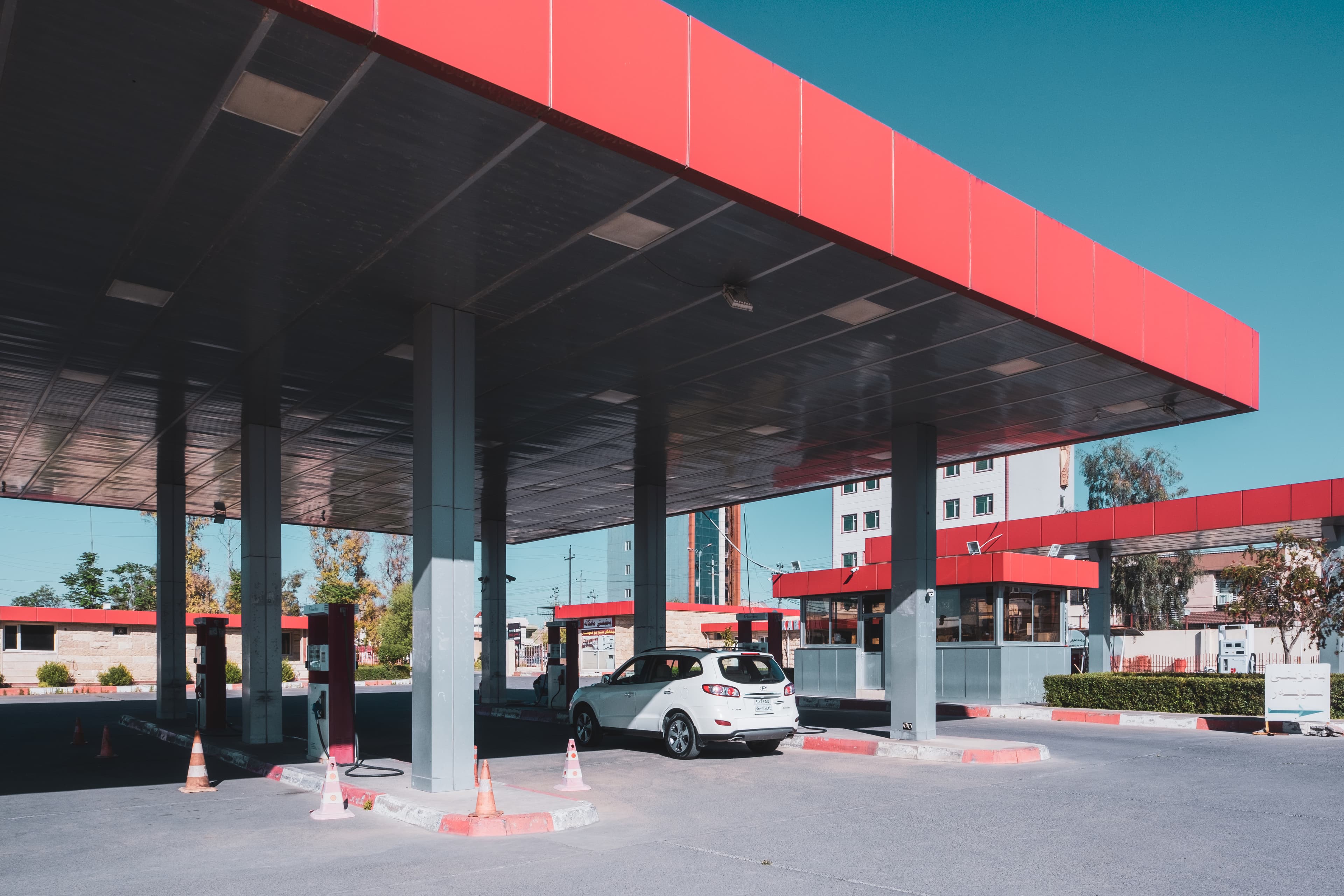 Gasoline prices fall after import decision, drivers seek further cuts