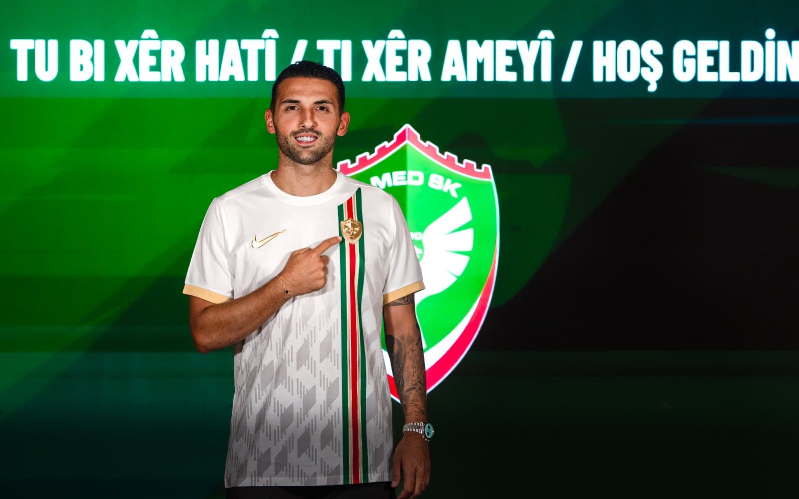 ‘Aidiyet duygusu ve camianın büyüklüğü nedeniyle Amedspor’u tercih ettim’