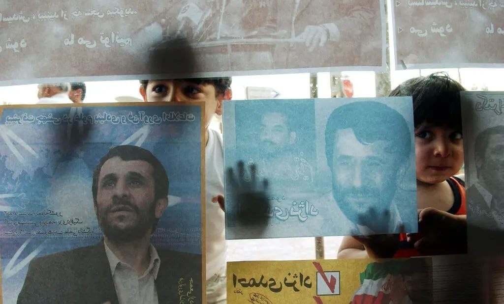 Ahmedinejad’ın Mossad ile bağlantılı olduğu iddiaları İran'da yeni tartışma başlattı