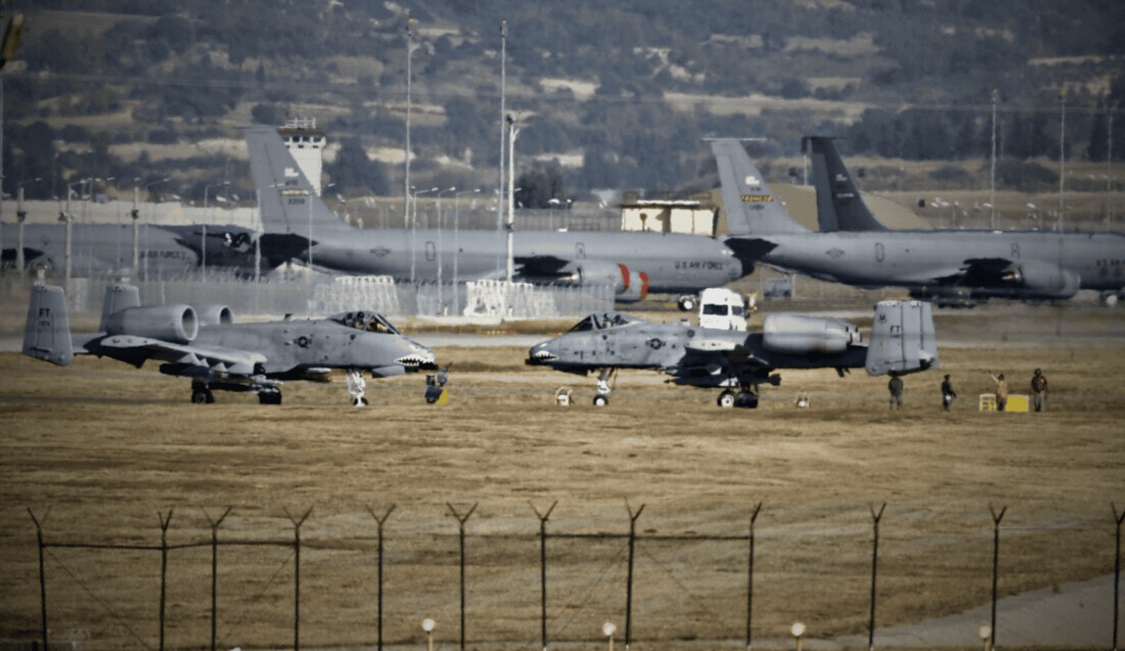 Kalibaf açıkladı: ABD bölgeye yeni askeri teçhizat sevkiyatını sürdürüyor