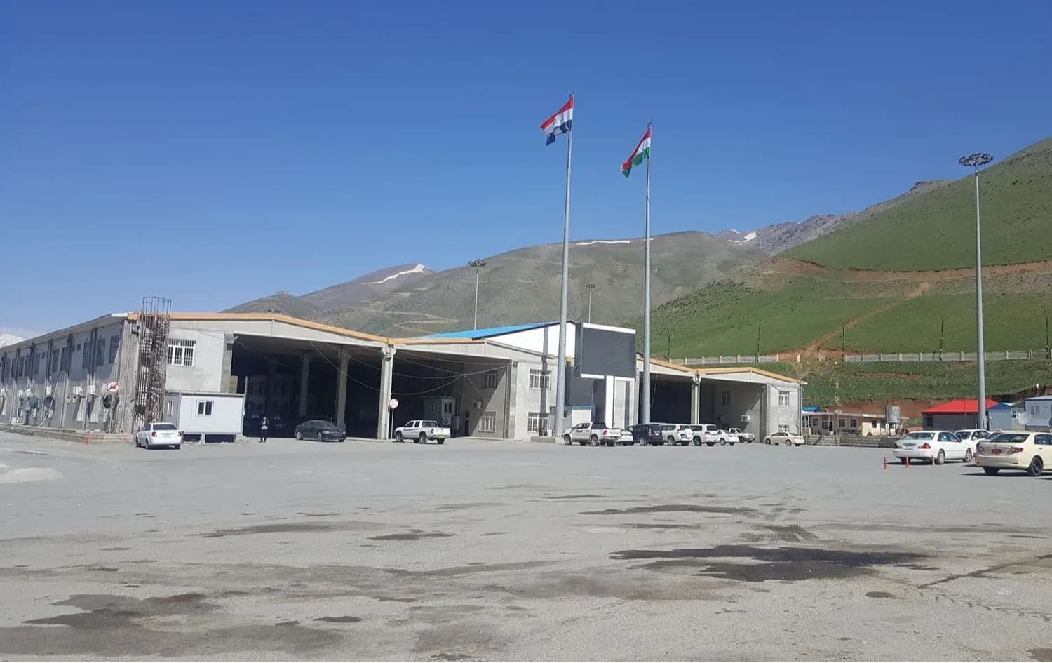هاوردەی کاڵا بۆ هەرێمی کوردستان لە 40 رۆژەوە بووەتە چوار مانگ