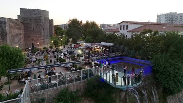 Diyarbakır'da belediye tesisine silahlı saldırı: 2 yaralı var