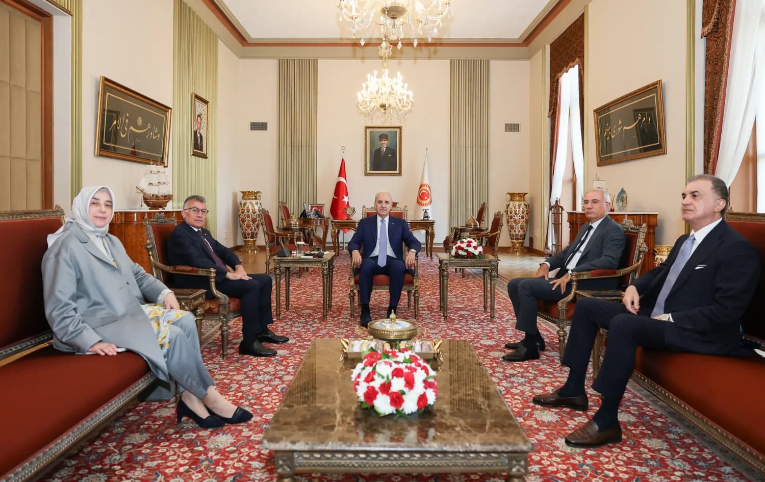 سەرۆکی پەرلەمان و شاندێکی ئاکپارتی لەبارەی پرۆسەی چارەسەری کۆبوونەوە
