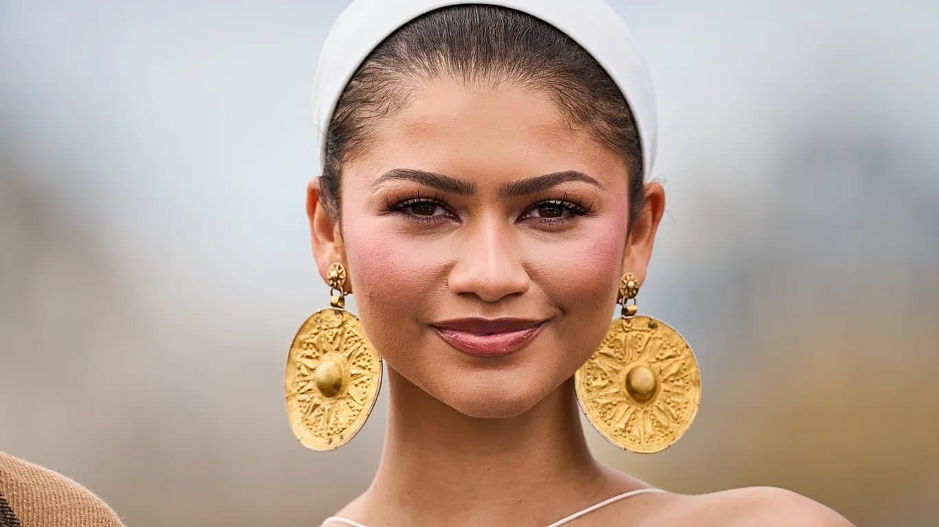 Kürdistan’ın antik mirası Hollywood yıldızı Zendaya’nın galada taktığı küpelerle gündem oldu