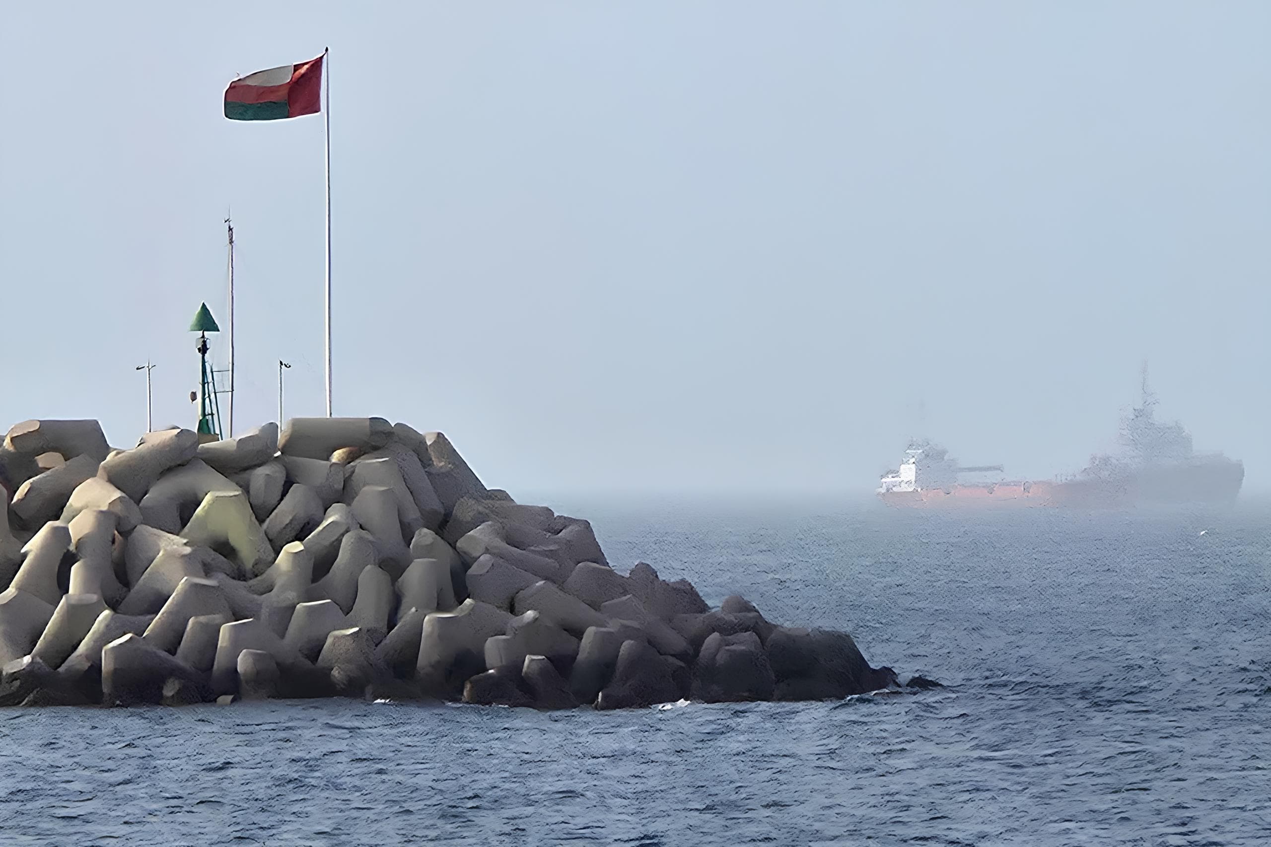 Iran, Oman hold talks over Strait of Hormuz management