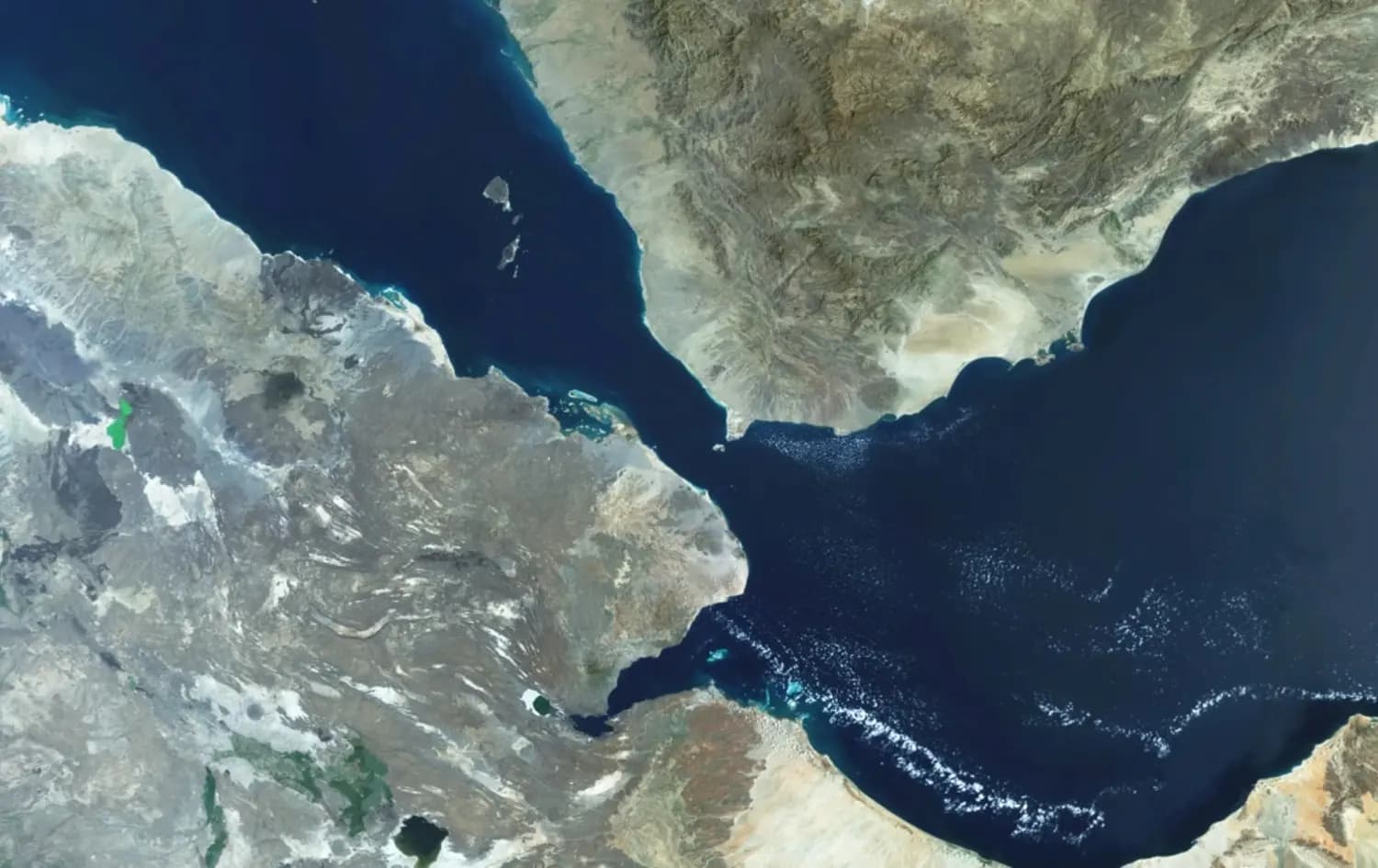 Yemen hükümeti: Husiler ticari gemiler için vergi sistemi kurdu