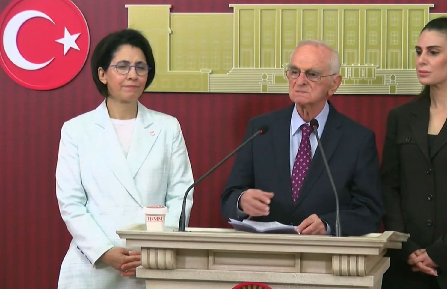 70 yıllık CHP’li Önder Sav CHP’den istifa etti