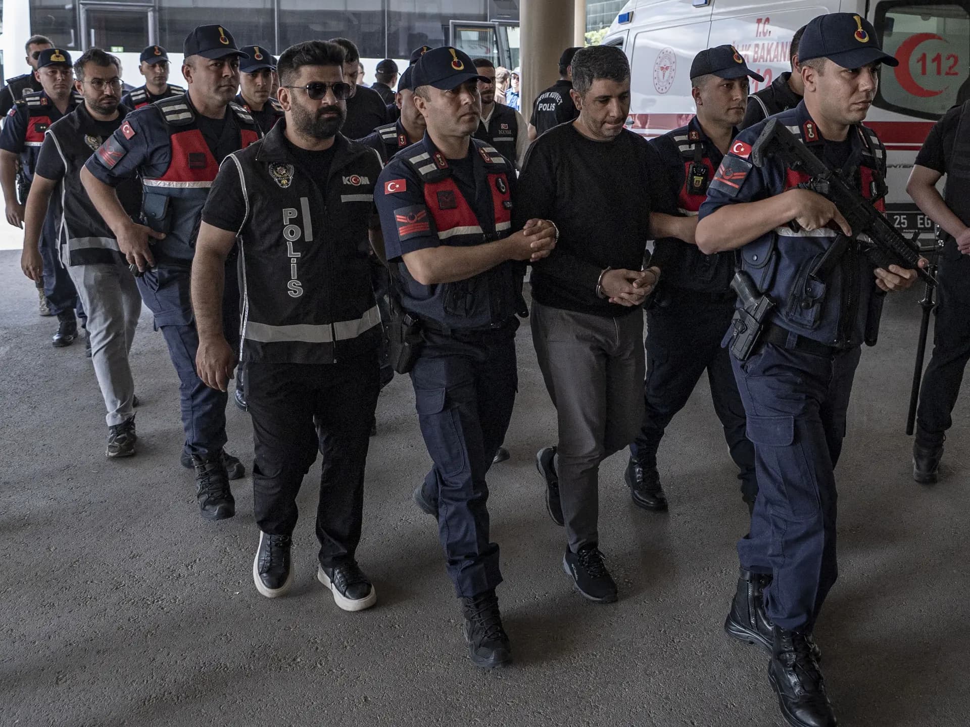 Di doza Gulistan Dokuyê de 8 gumanbar sewqî dadgehê hatin kirin