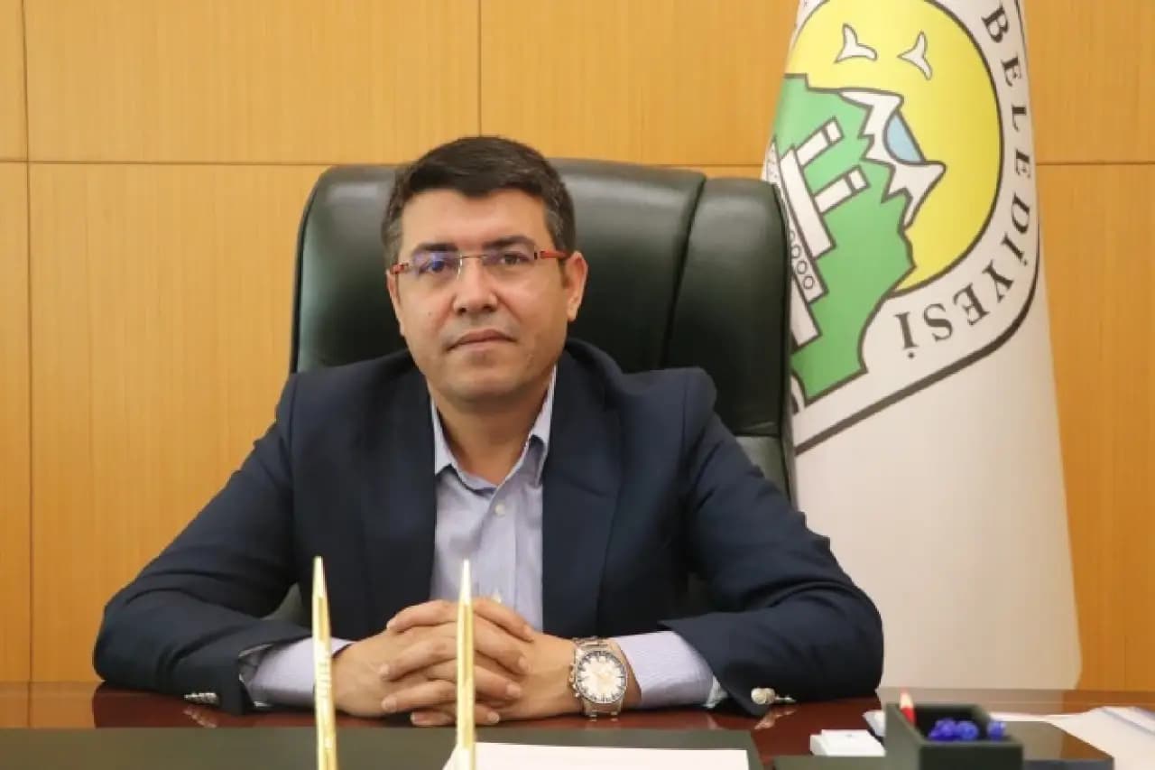 DEM Parti'den Tatvan Belediye Eşbaşkanı Mümin Erol hakkında karar: Görevi donduruldu