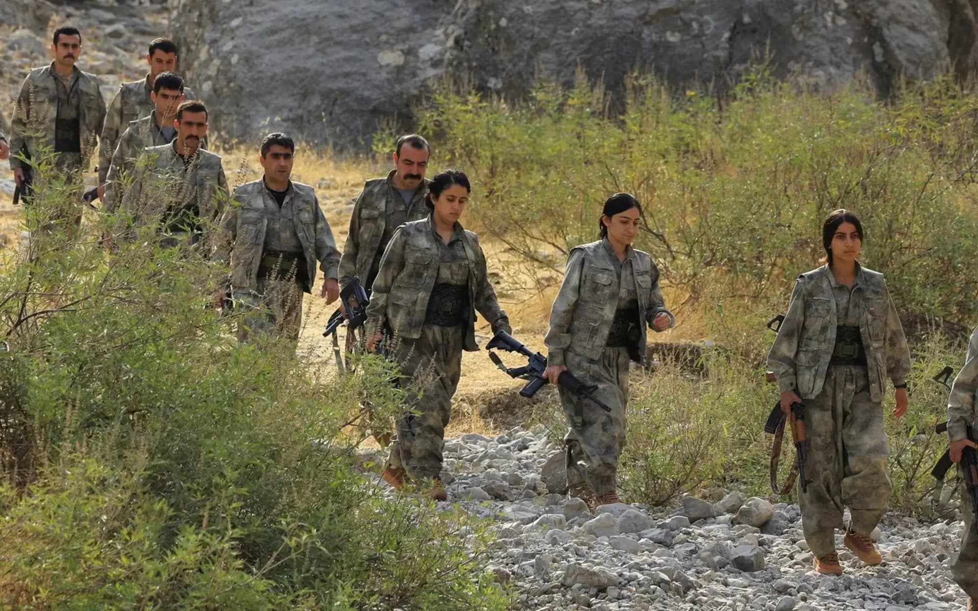 İstihbarat raporları: PKK sınırdaki 81 mevziyi boşaltarak İran sınırına çekildi