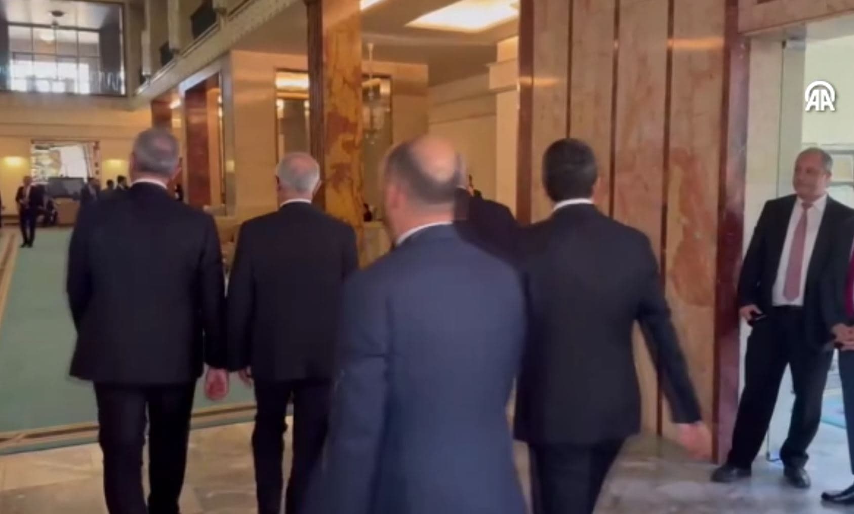 AK Parti Grubu çerçeve yasayı görüşmek üzere toplandı